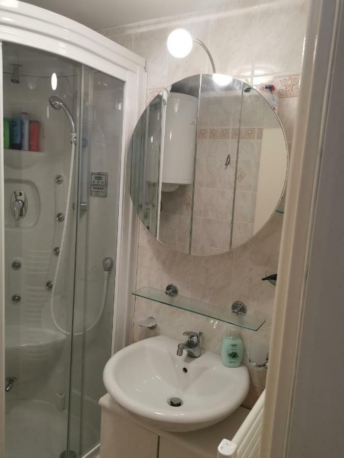 Apartma Soncek Premantura Buitenkant foto