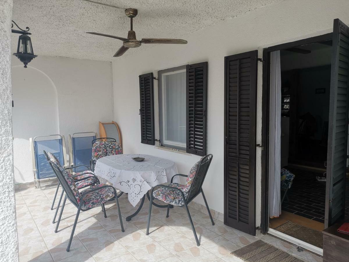 Apartma Soncek Premantura Buitenkant foto